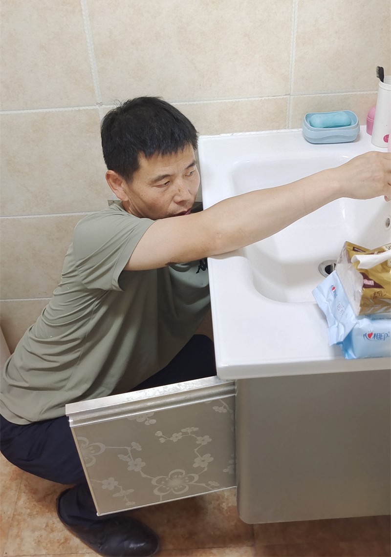 邱洪鑫.jpg
